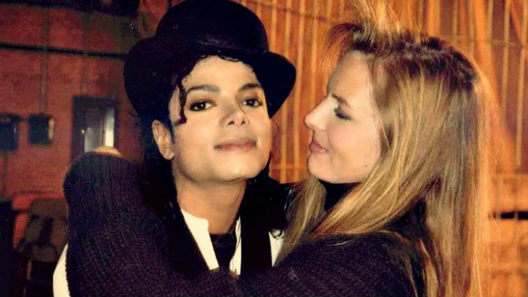 Michael Jackson com a maquilhadora e amiga Karen Faye