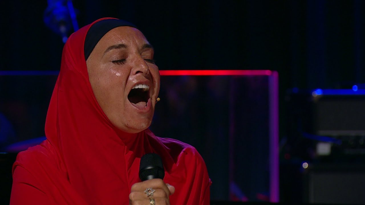 Sinéad O’Connor volta aos palcos (e é impossível não se emocionar com esta atuação)