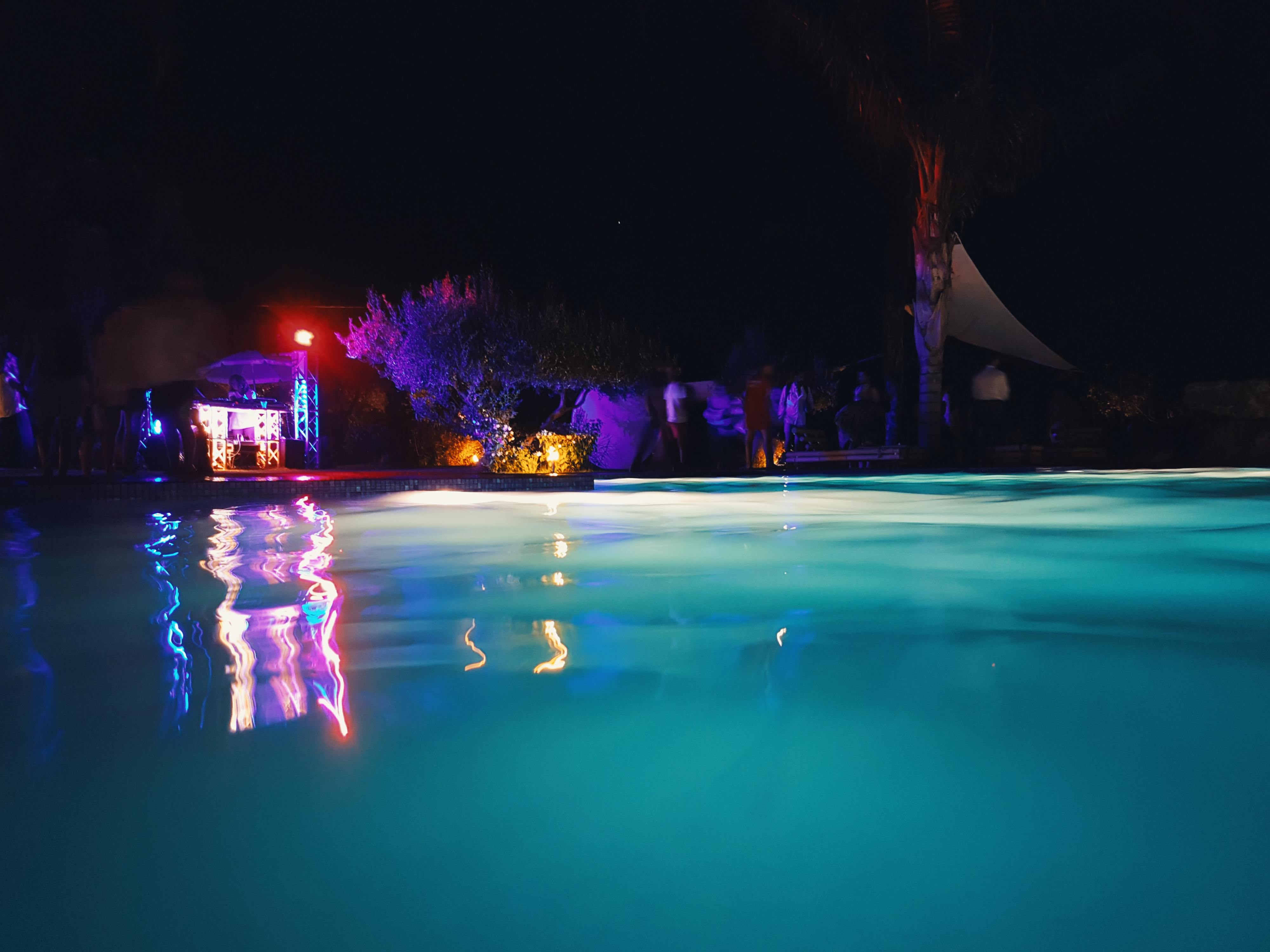 Wuhan. Festa na piscina cria ajuntamento na cidade onde surgiu o primeiro caso de COVID-19