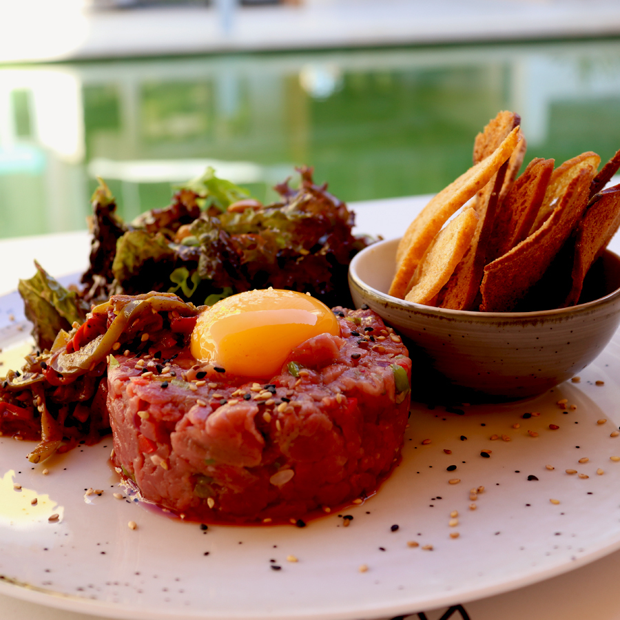 Mami. Este restaurante saudável serve bolos e hambúrgueres