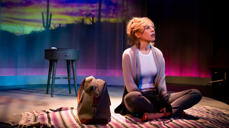Madeleine Cornman em 'Accidentally Brave'