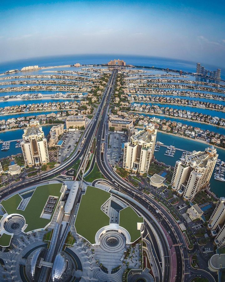 Se é de alturas que se faz o Dubai, é para lá que vamos (e sempre acima do 50.º andar)