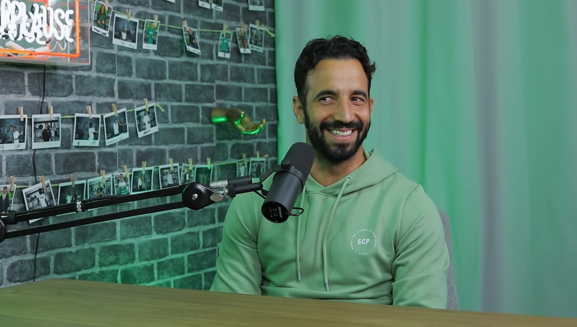 Rúben Amorim ensina jogador do Sporting a fazer esparguete à bolonhesa