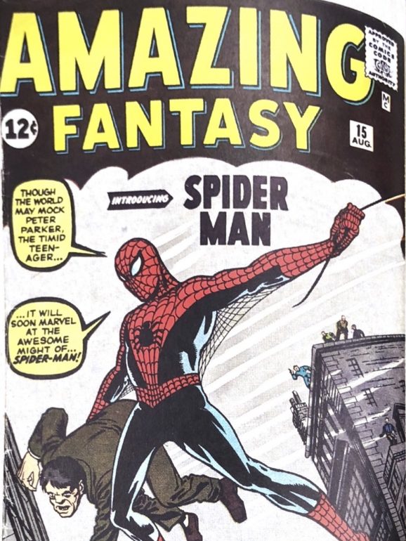 Primeira banda desenhada do Homem-Aranha em 'Amazing Fantasy #15'. Arte de capa por Jack Kirby e Steve Ditko