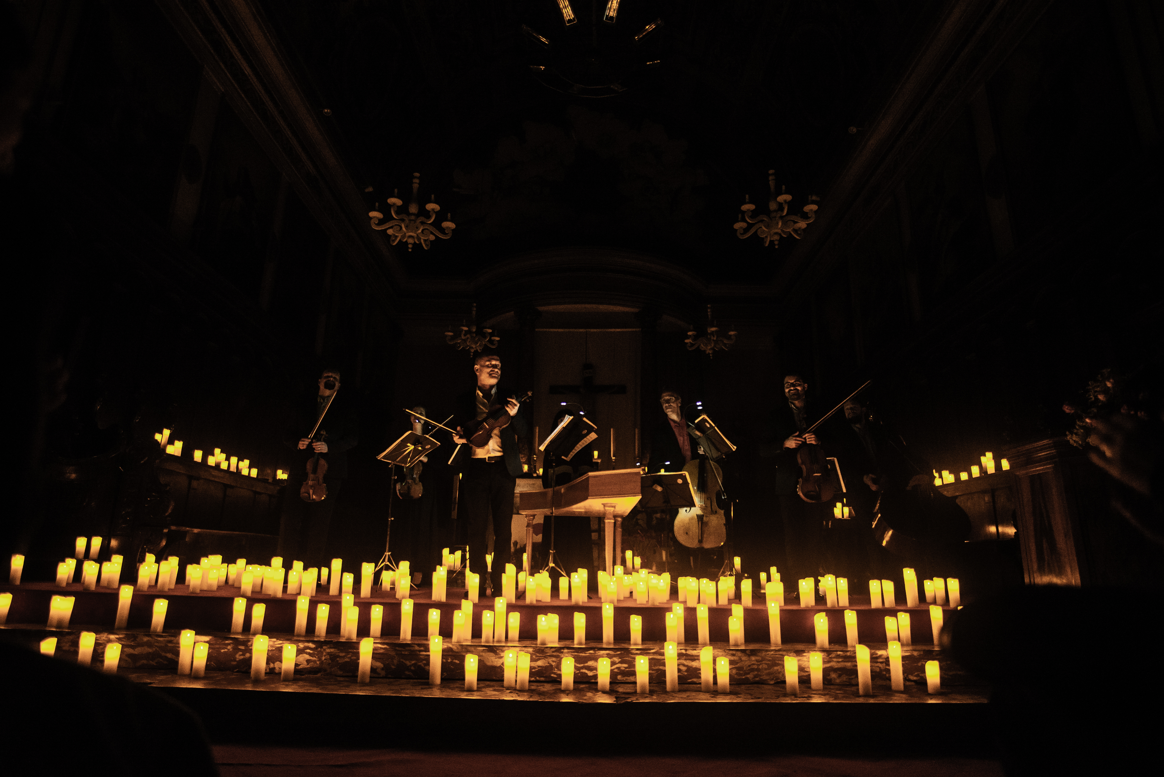 Apaguem as luzes, que a Candlelight vai tocar bandas sonoras do cinema (incluindo Harry Potter)