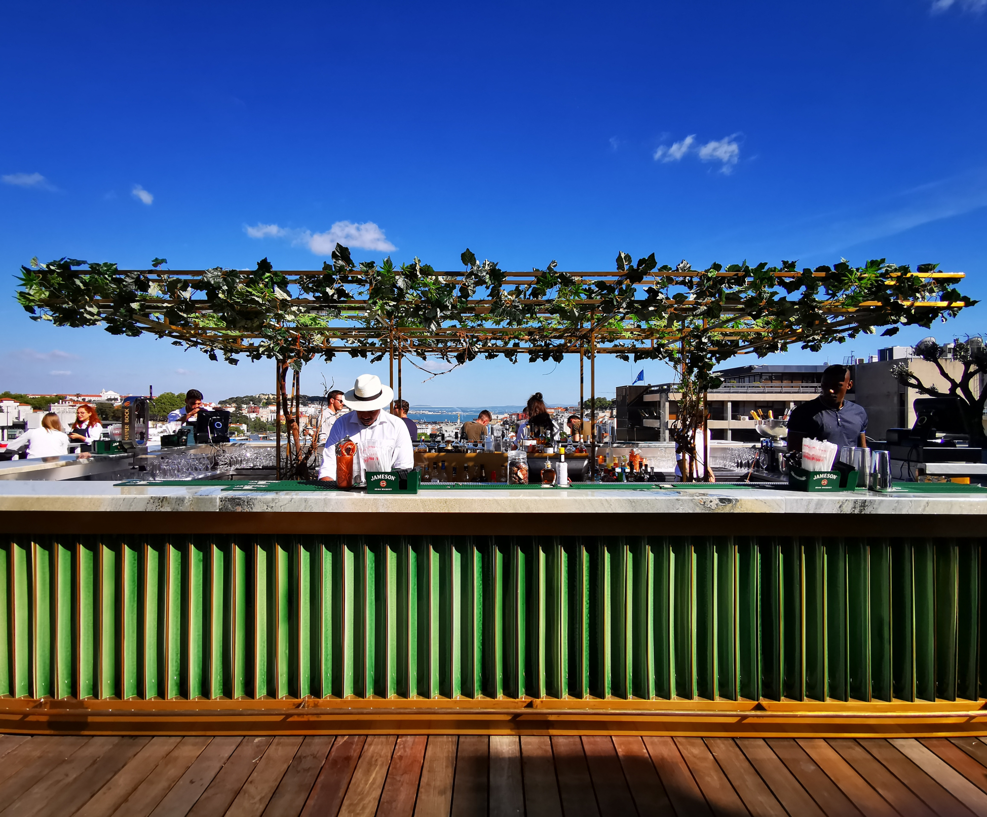 5 rooftops para celebrar o Dia Internacional da Cerveja