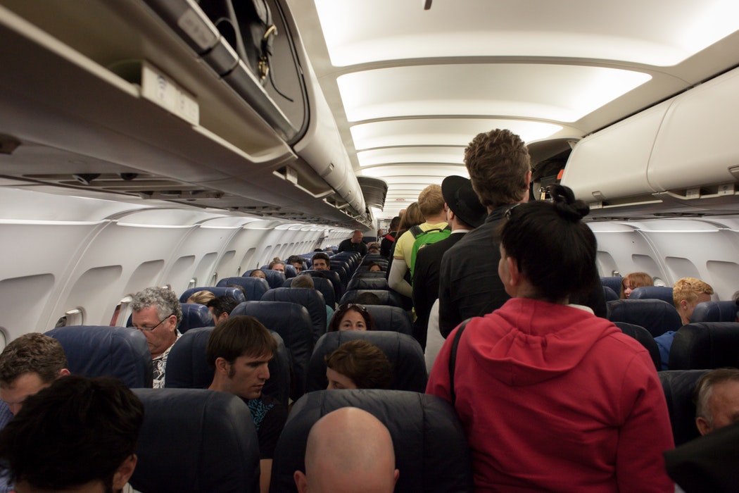 Companhias aéreas admitem que existem câmaras instaladas nos assentos do avião