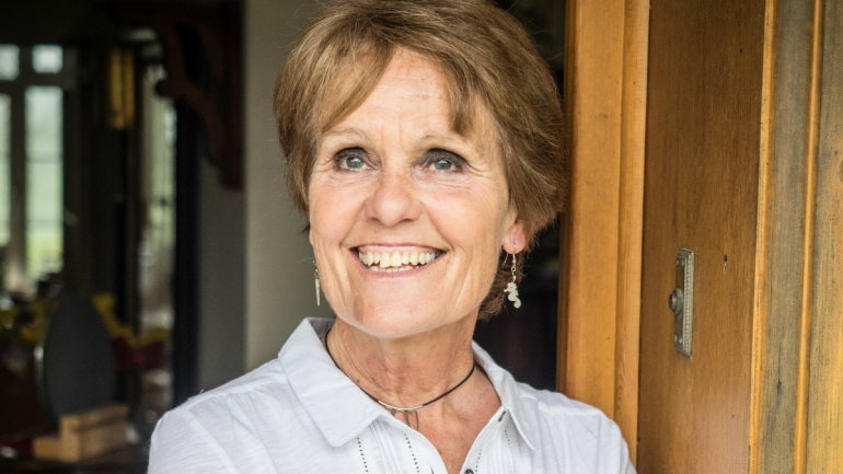 Gina Rippon é professora de neuroimagem cognitiva na Universidade de Aston, Birmingham, Reino Unido