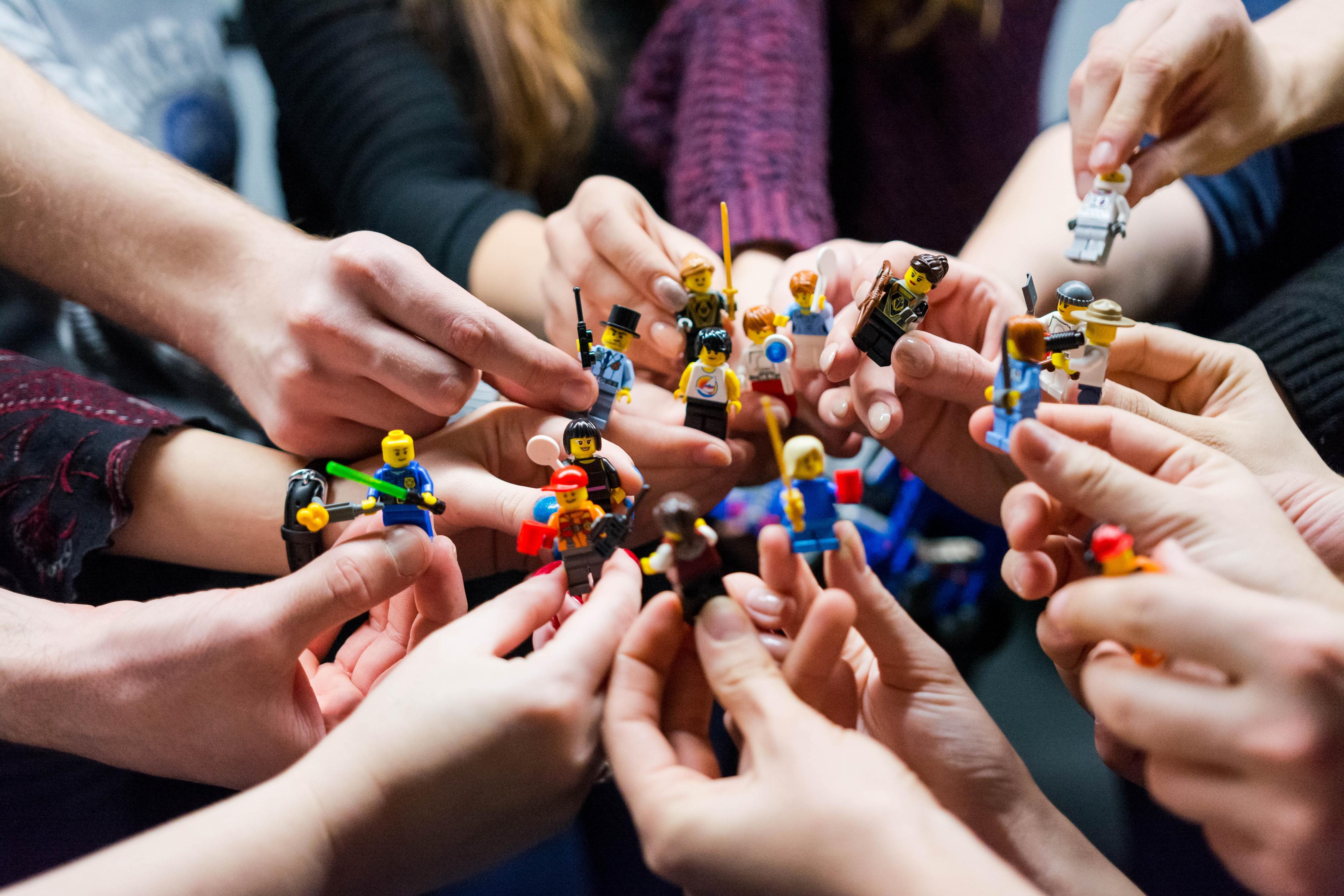 Morreu o criador das minifiguras amarelas da LEGO