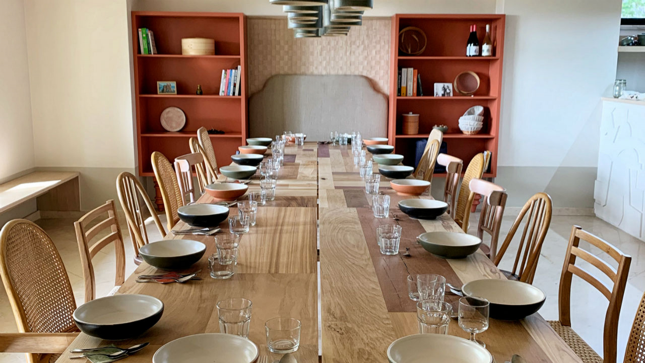 Kitchen Dates. Já abriu o restaurante onde só há uma mesa e nenhum caixote do lixo