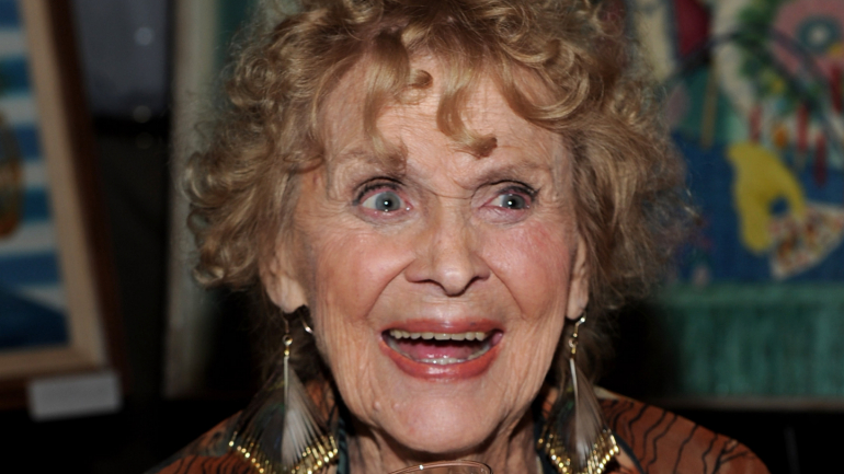 Gloria Stuart, em 2010