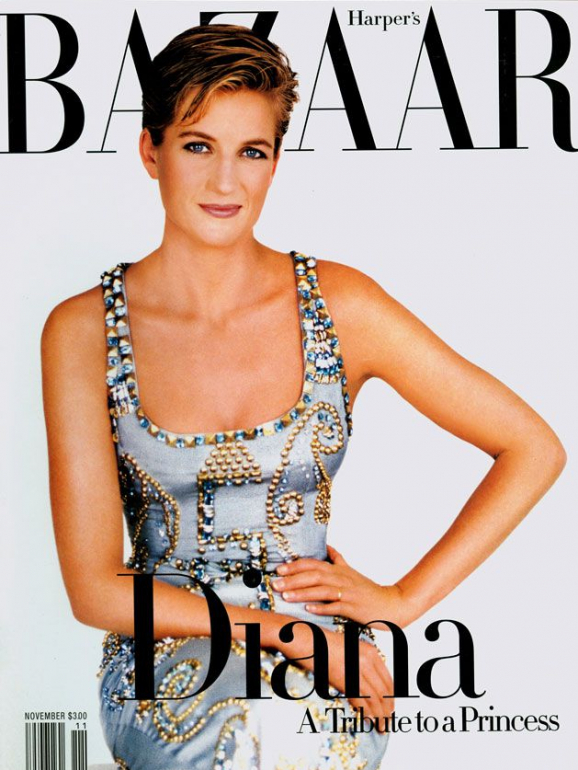 Diana a pousar para a capa da Harper's Bazar, com um vestido de Gianni Versace.