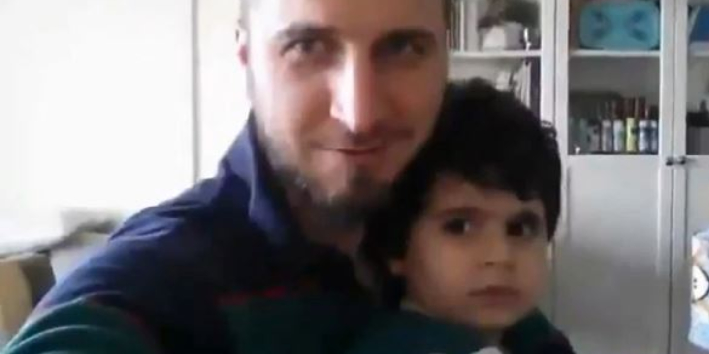 Futebolista sufocou o filho de 5 anos com uma almofada. Agora, confessou o crime e diz que não o amava