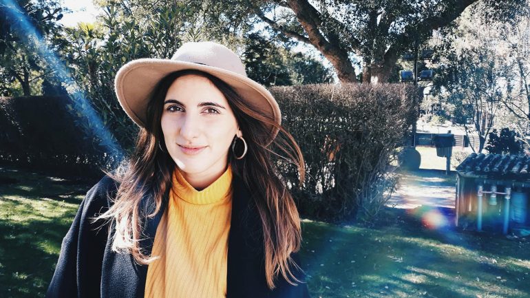 Sílvia Abreu tem 24 anos e é produtora de televisão. Troca os processados por receitas caseiras.