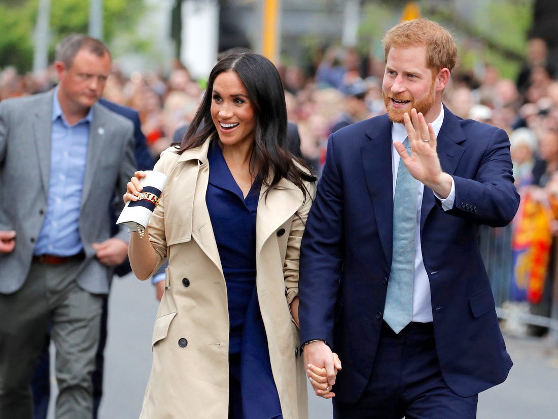 Harry e Meghan levaram a família real “à loucura”. Livro explosivo revela pormenores inéditos