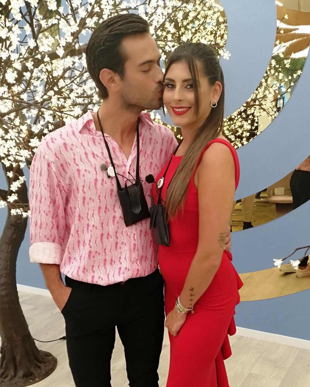 Joana irrita-se com avião e compara-se com Zena, André e Renato do “BB — A Revolução”