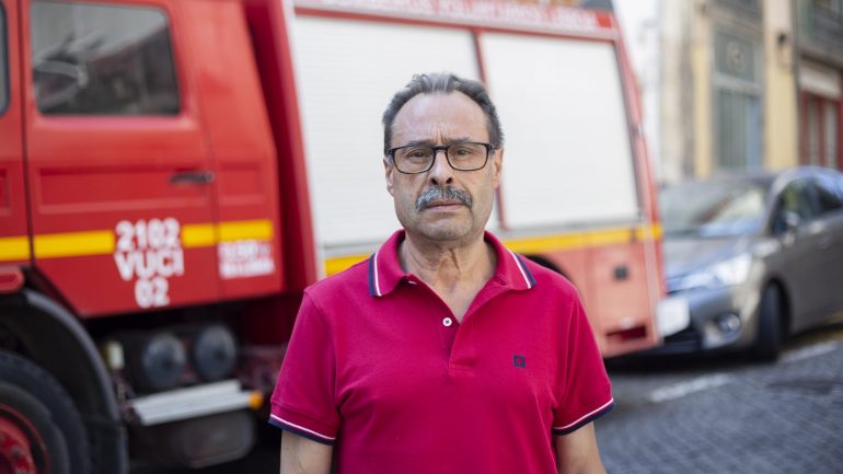 José Cachinho foi combater o incêndio naquela madrugada. Lembra que a proteção da altura se limitava a um capacete.