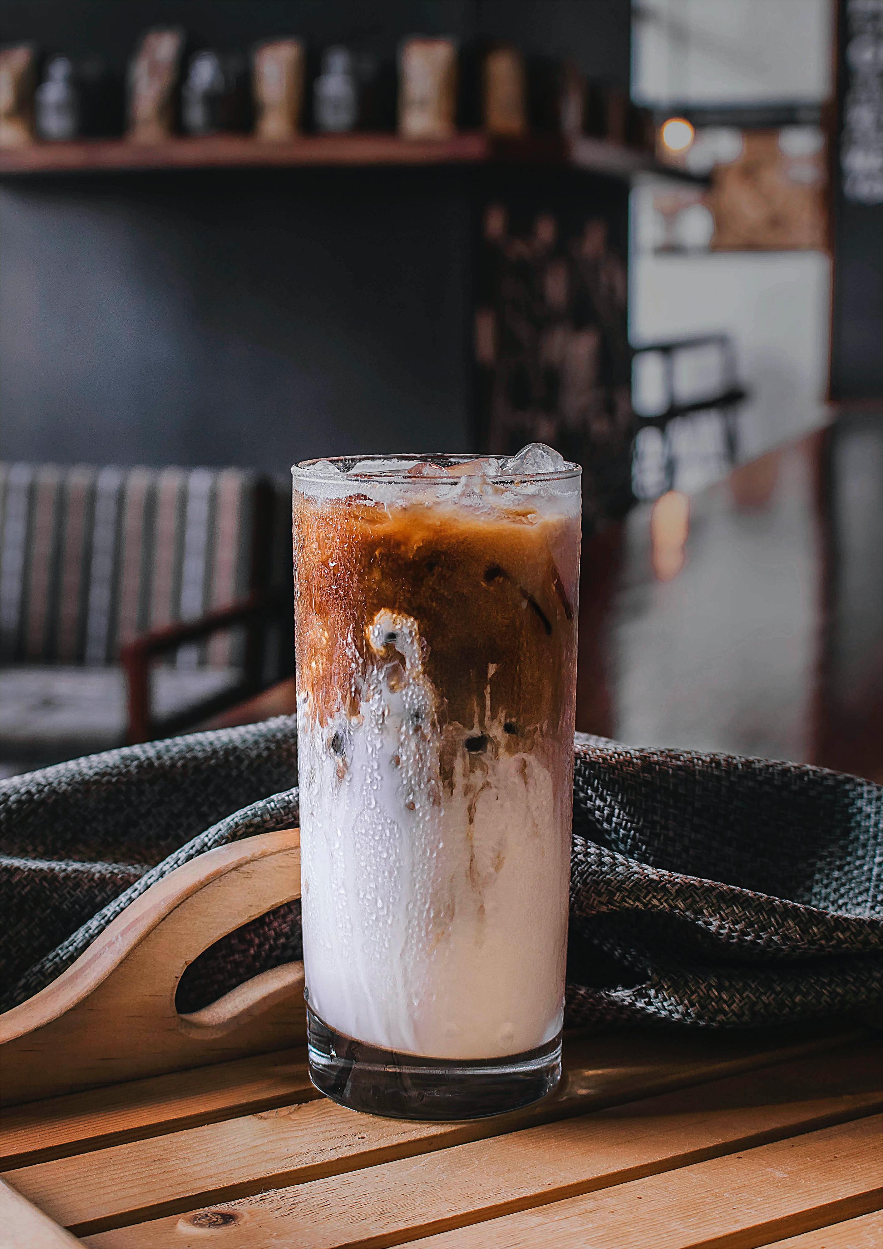 3 receitas simples para fazer maravilhosos cafés gelados, perfeitos para o verão (e ficam lindos no Insta)