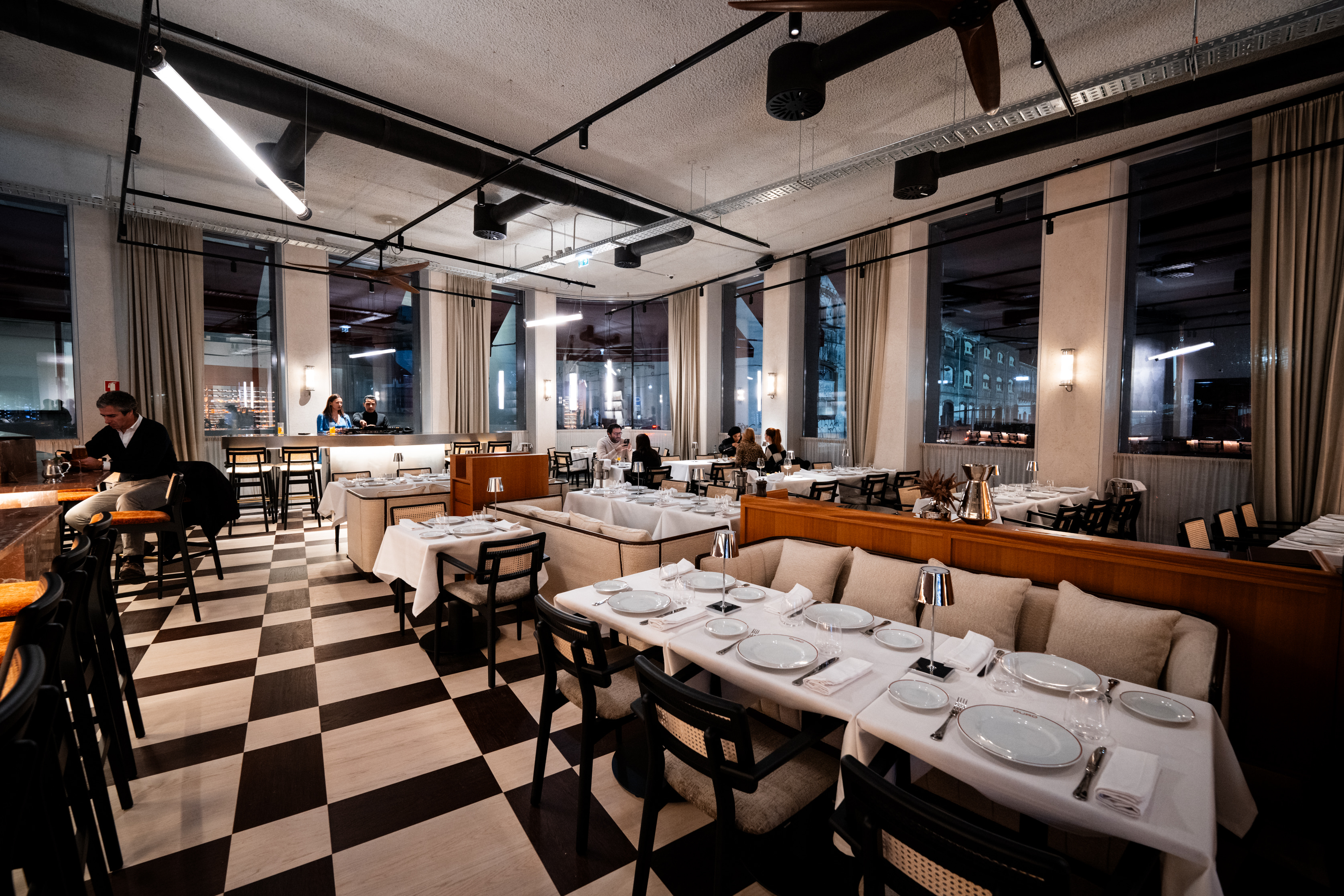 Duro. O novo restaurante de Lisboa fica em Santos, quer voltar aos clássicos e é um sucesso no Instagram