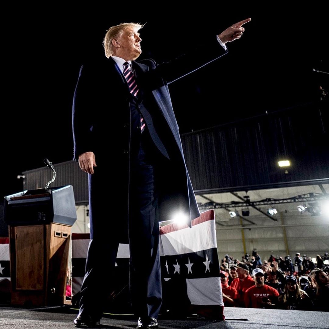 Destituição de Trump em marcha. “Este presidente representa uma ameaça”