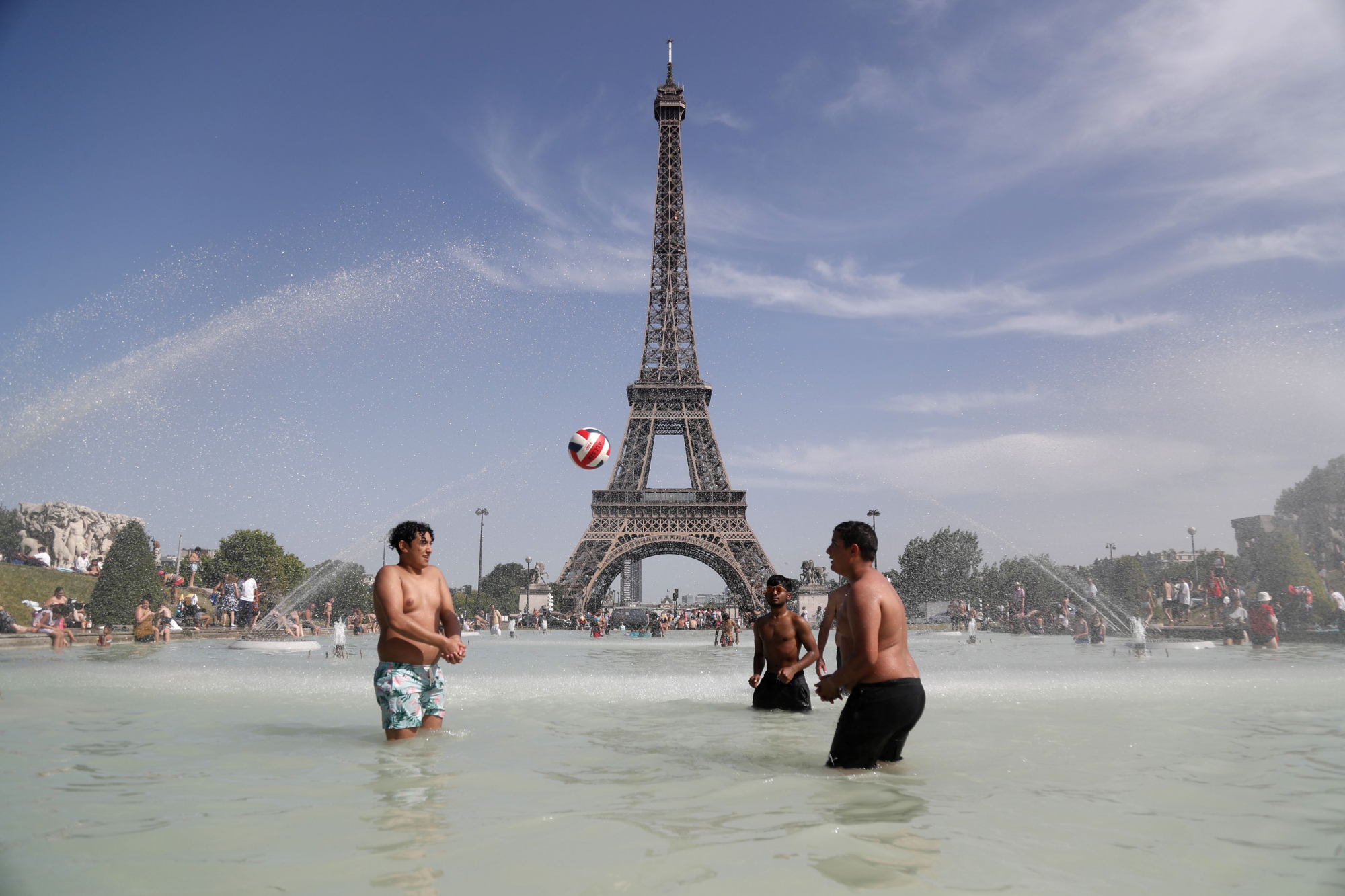 15 imagens que mostram o calor extremo em França