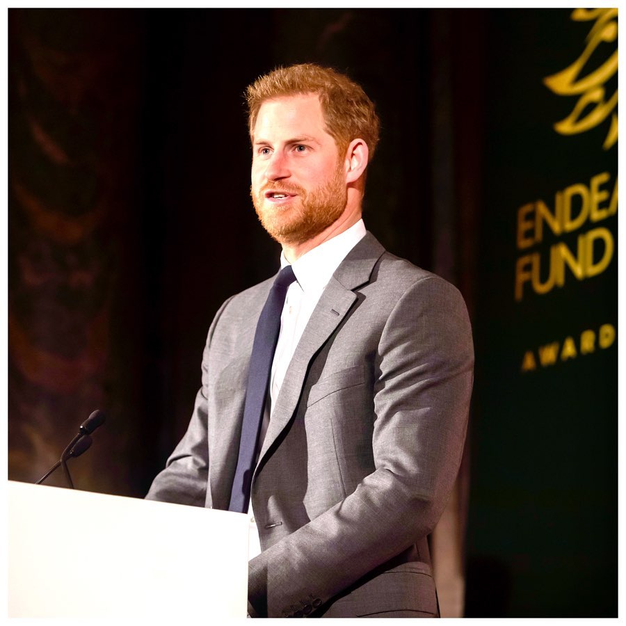 Harry está de luto. Morreu um dos seis padrinhos de batismo do príncipe