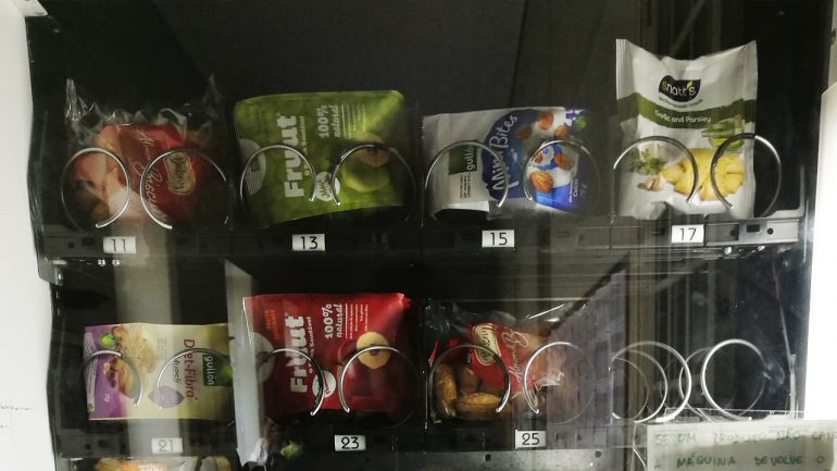 Na Escola de Música do Conservatório de Nacional de Lisboa só há máquinas de venda automática, mas com escolhas mais equilibradas.