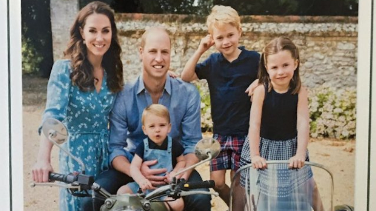 O postal de Natal dos duques de Cambridge este ano 