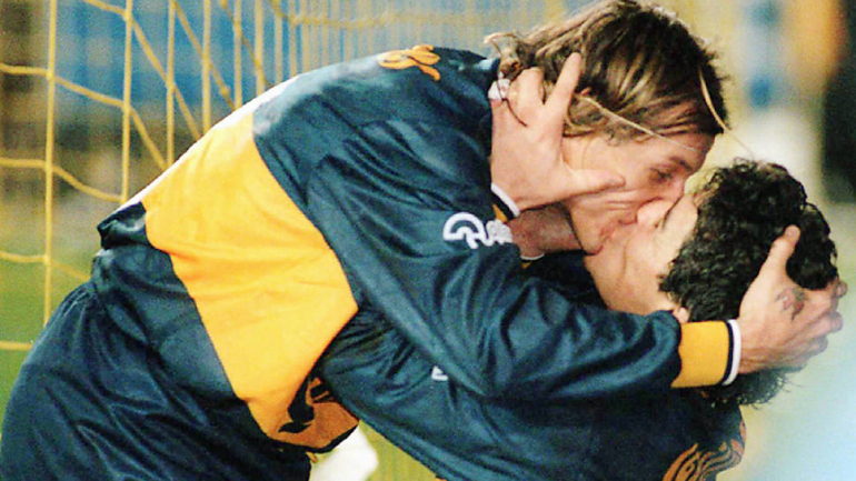'El beso del alma' deu-se entre Maradona e Caniggia em julho de 1996 