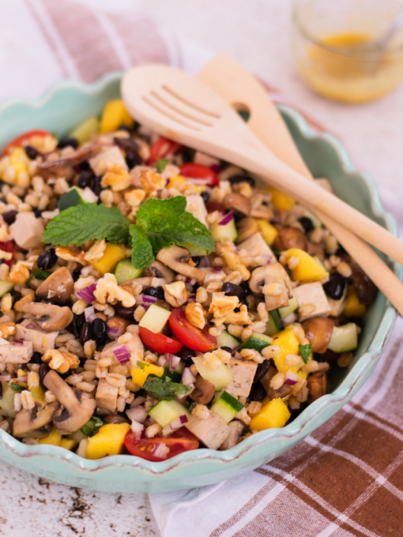 O saudável não tem de ser aborrecido. 5 receitas de nutricionistas para as marmitas da semana