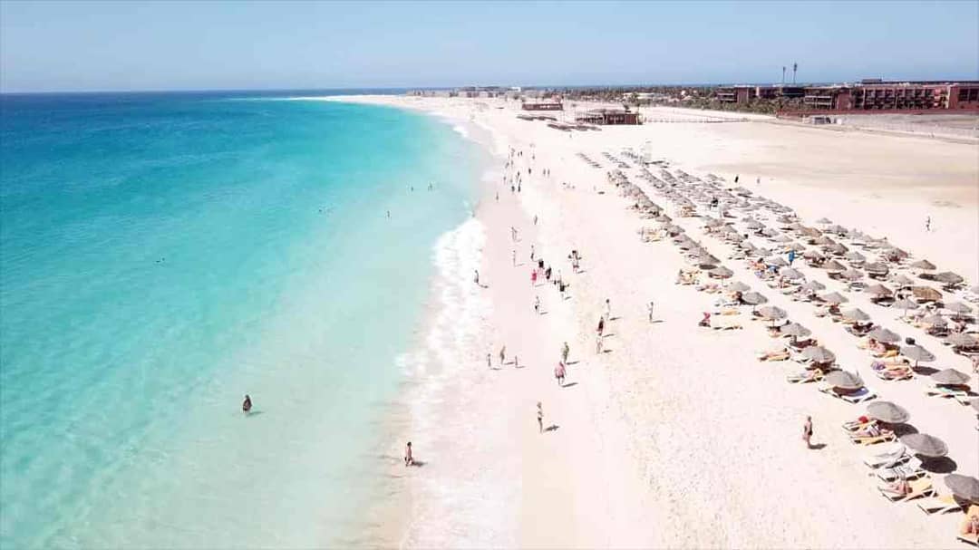 Este verão vai ser possível voar para Cabo Verde por menos de 300€ (e conhecer paisagens como esta)
