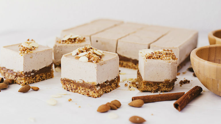 Cheesecake, caramelo salgado e chocolate. 3 sobremesas vegan e saudáveis