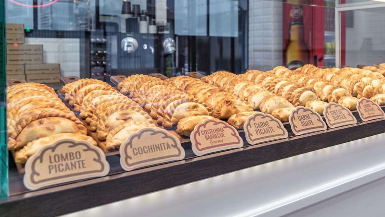 Cada empanada custa 3,50€, mas a Malvón tem ainda dois menos com bebida incluída