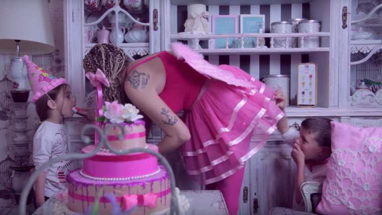 O momento mais estranho do videoclip 