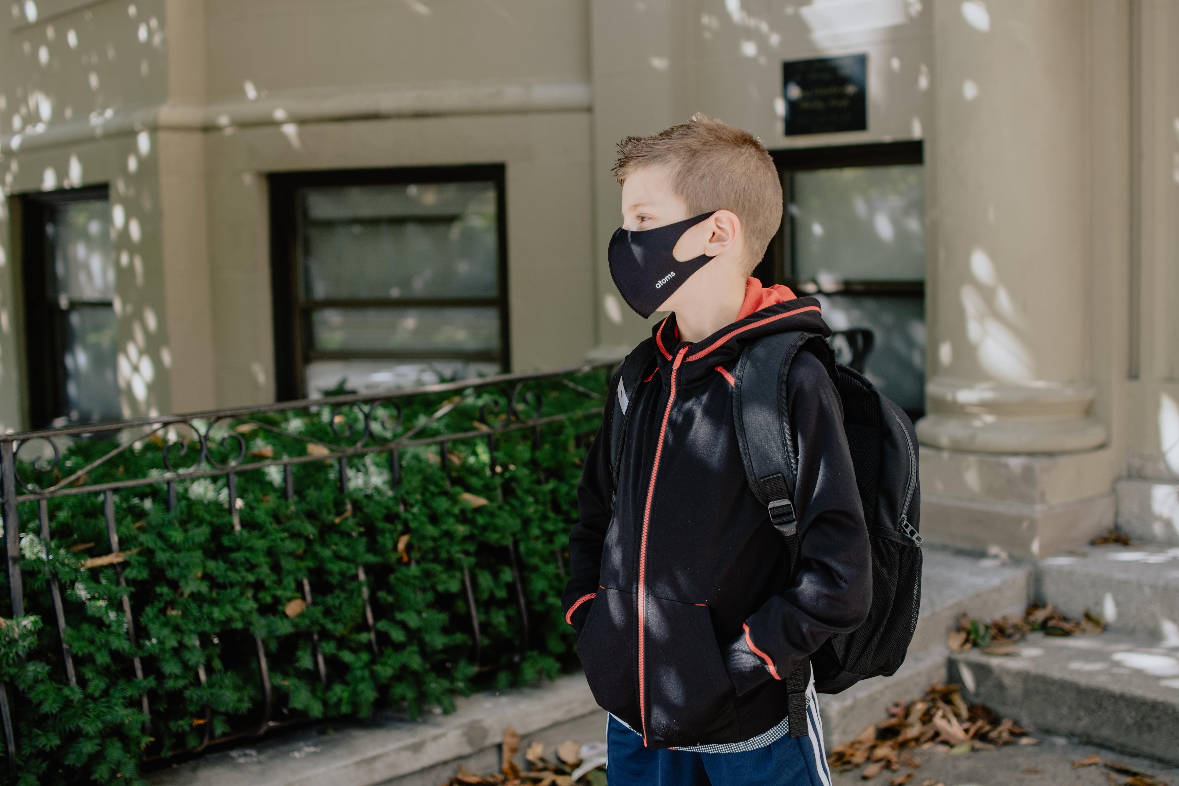 Escolas. Máscaras deixam de ser obrigatórias em recreios ao ar livre