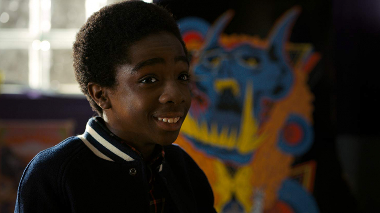 Caleb McLaughlin tem 17 anos, sendo um pouco mais velho que Lucas