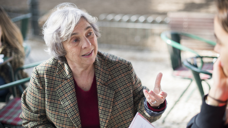 Irene Pimentel conta a história da PIDE a partir da vida de cinco elementos: Agostinho Barbieri Cardoso, José Barreto Sacchetti, Álvaro Pereira da Cunha, António Rosa Casaco e Casimiro Monteiro 