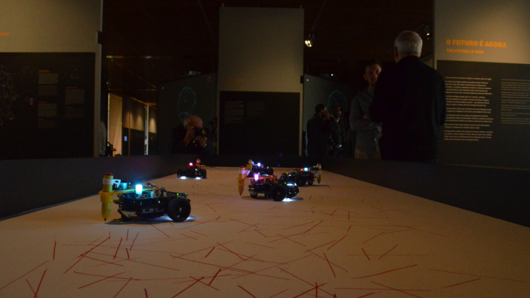 Um neurónio com 12 metros e outras instalações imperdíveis na nova exposição sobre o cérebro