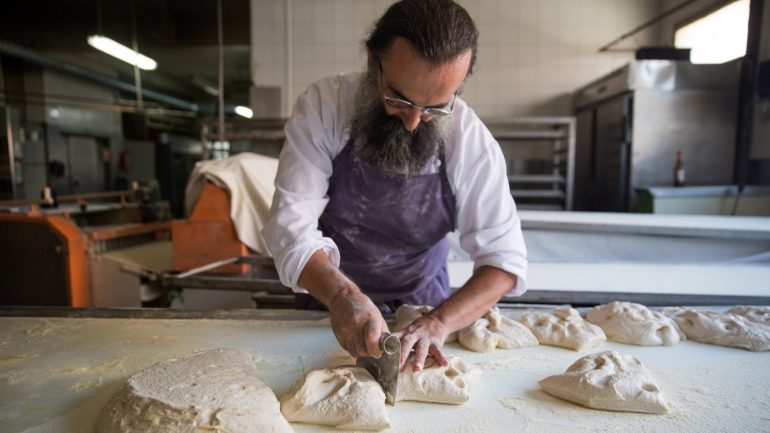 Na Padaria da Esquina, todos os pães são feitos com recurso a técnicas tradicionais