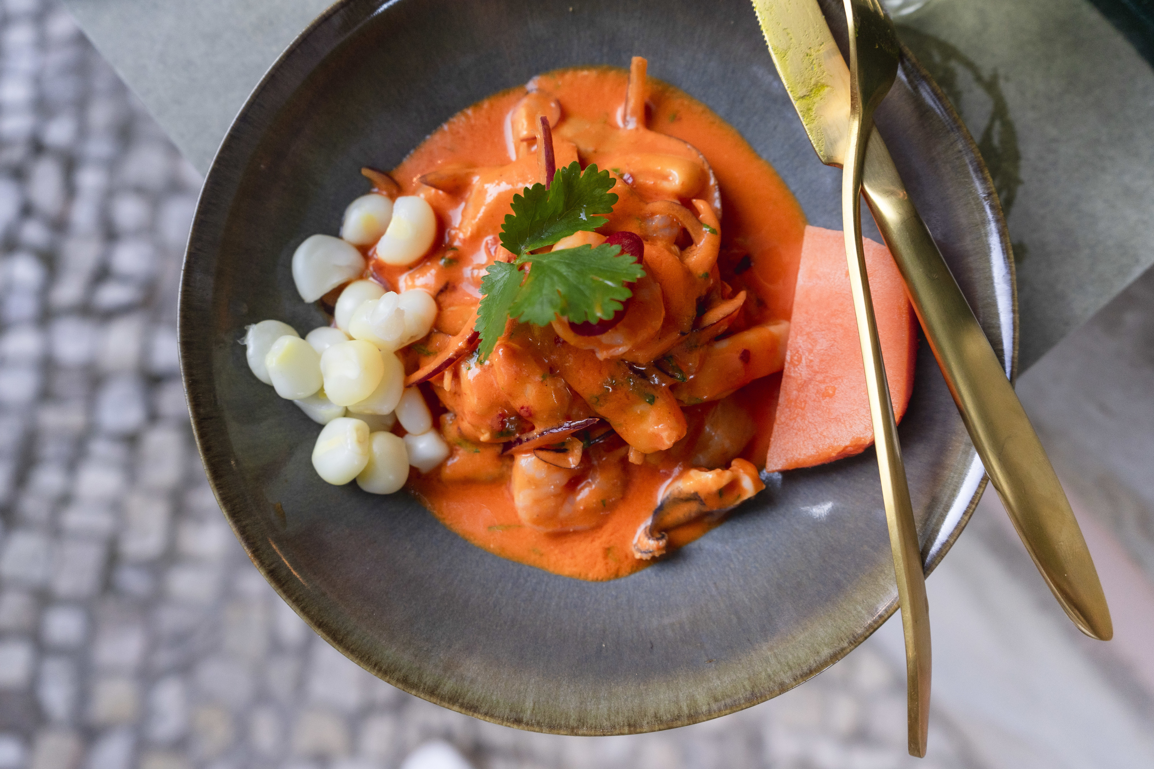 El Cebichero. O novo peruano de Lisboa que serve os ceviches mais autênticos da cidade (e baos fora da caixa)