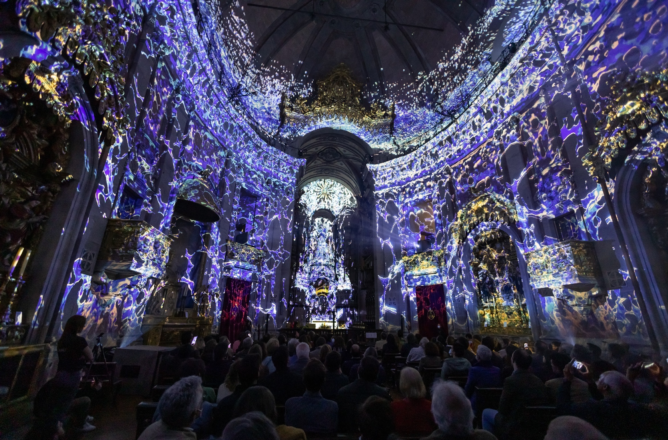 Igreja dos Clérigos vai receber espetáculo imersivo único. Vai haver muita luz e música (e as crianças não pagam)