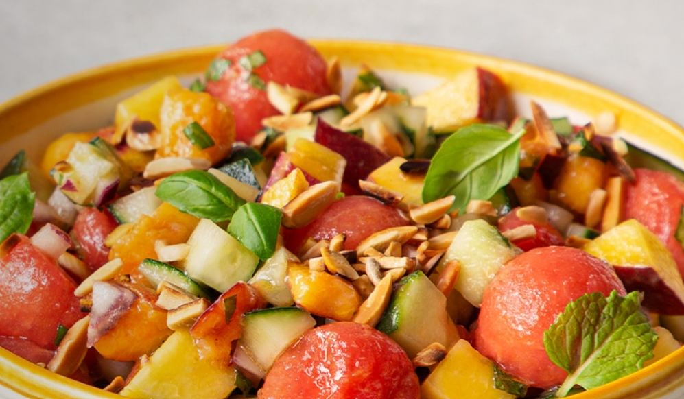 5 saladas frescas e fáceis de fazer para os dias de calor. Espreite as receitas