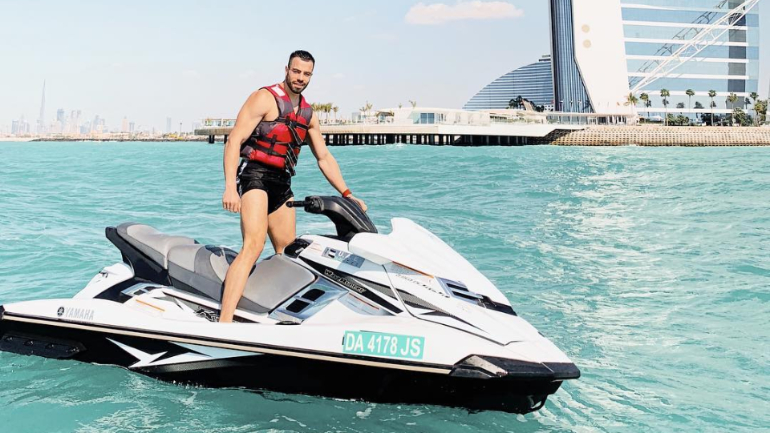 Matthew Lepre esteve no Dubai no início do mês 