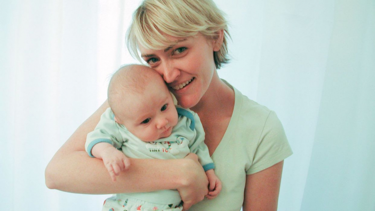 Heather com a filha Leta, quando era apenas um bebé. Hoje tem 15 anos