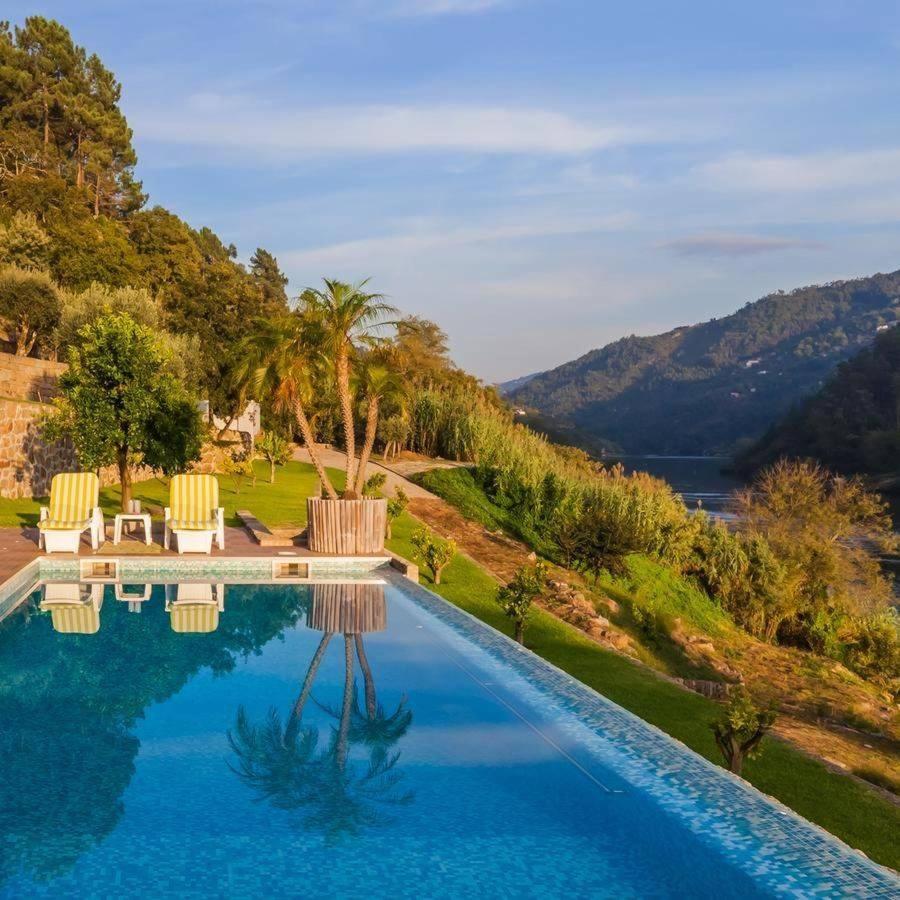 Quer uma piscina só para si e para as crianças? 6 casas para umas férias isoladas em família