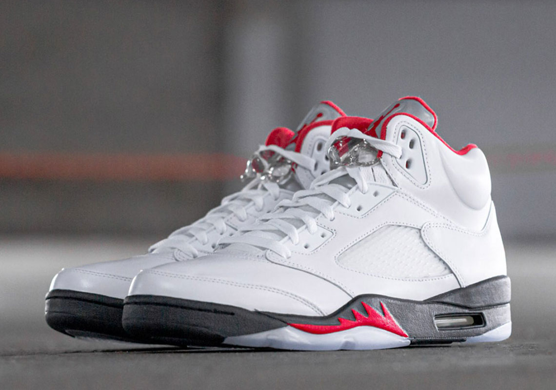 Estados Unidos abrandam medidas e multidão junta-se em Atlanta para comprar os novos Air Jordan