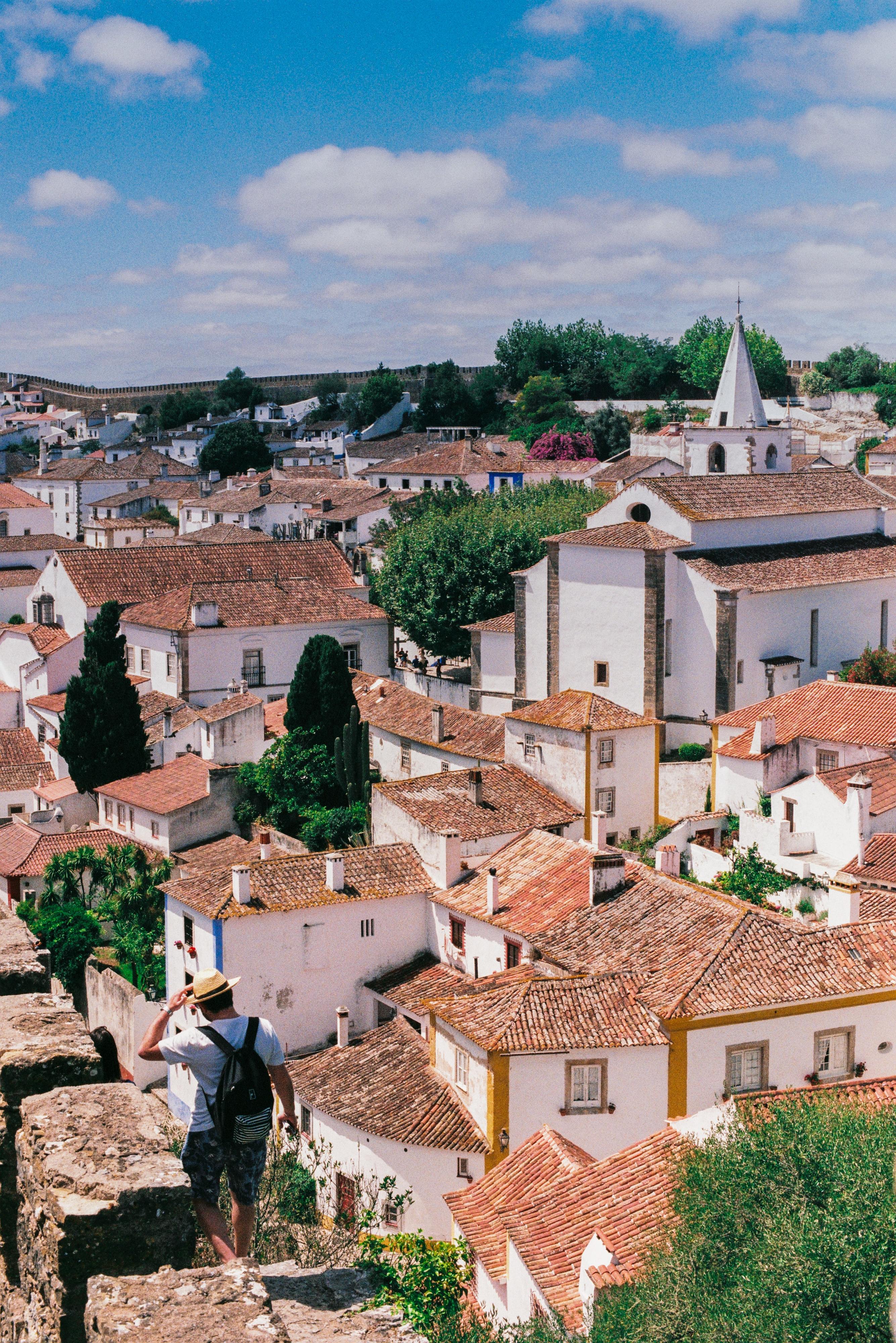 Óbidos. Um sono encantado, passeios e dar início à época da sardinha num torricado especial