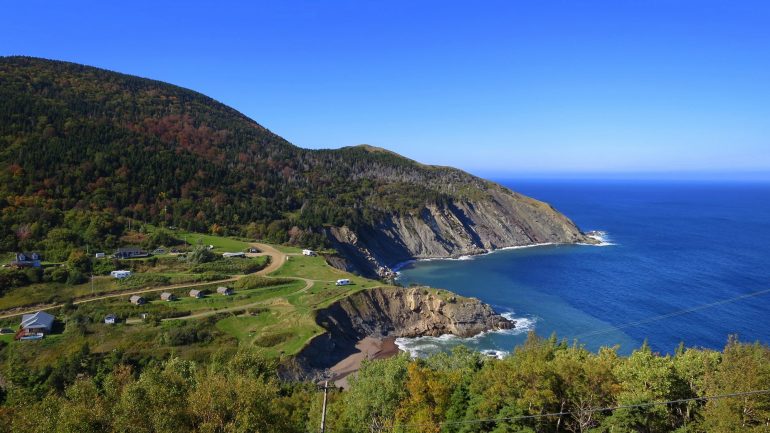 Viagens de barco, jogos de golfe ou espetáculos ao ar livre são só algumas das atividades que pode fazer 