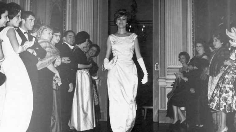 Maria Flomena Mónica como debutante no baile  em casa de Guida Lopo de Carvalho, em 1961