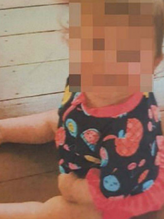 Hoje em dia, a criança desenvolveu um apetite saudável e vive com um familiar, juntamente com os seus 2 irmãos mais velhos